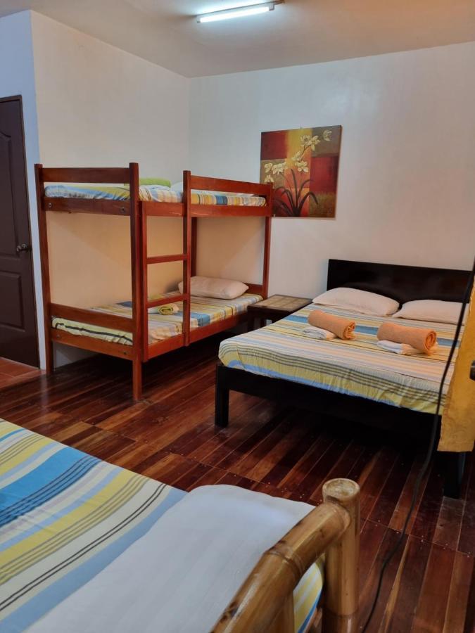 Southpoint Hostel Moalboal Eksteriør billede